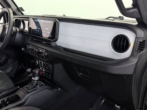 Certified 2024 Jeep Wrangler Willys image 15