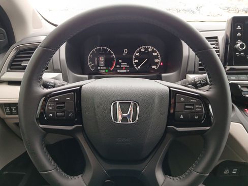 Used 2025 Honda Odyssey EX-L image 9