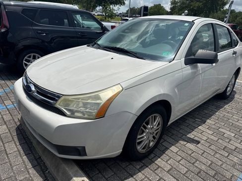 Used 2009 Ford Focus SE FWD image 1