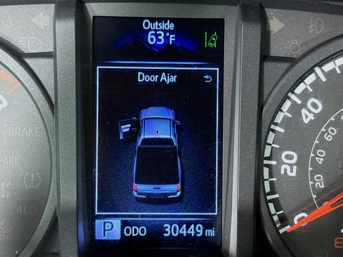 Used 2019 Toyota Tacoma SR image 15