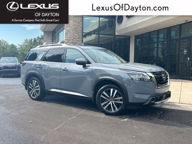 Used 2024 Nissan Pathfinder Platinum w/ Cargo Package AWD/4WD 360° Tour