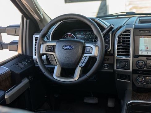 Used 2017 Ford F250 Lariat w/ Lariat Ultimate Package image 11