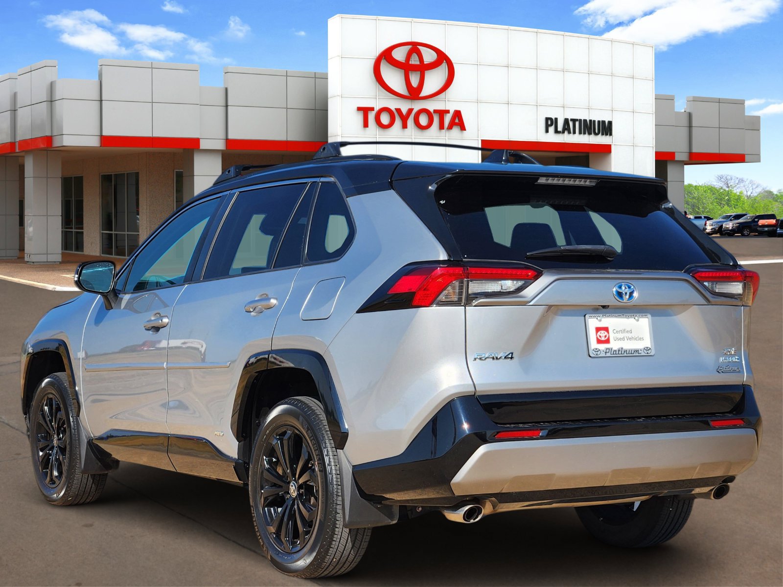 Used 2023 Toyota RAV4 XSE AWD/4WD image 4