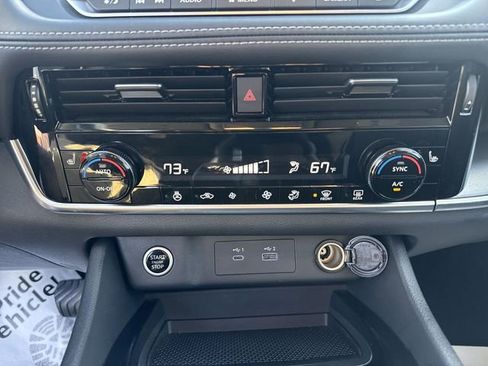 Used 2022 Nissan Rogue SV w/ SV Premium Package image 19