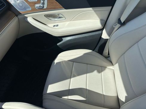 Used 2022 Mercedes-Benz GLS 450 4MATIC image 17