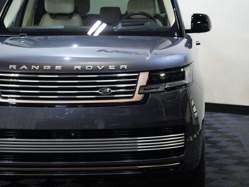 Used 2023 Land Rover Range Rover SV AWD/4WD image 10