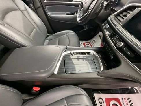 Used 2024 Buick Enclave Premium AWD/4WD image 19