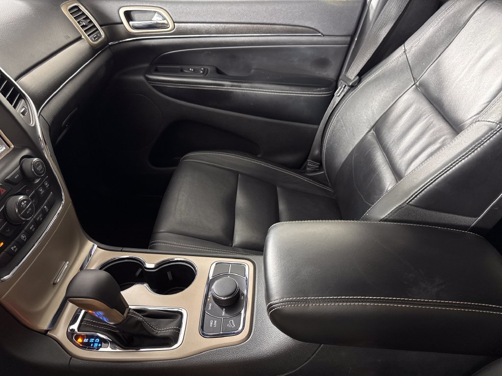 Used 2017 Jeep Grand Cherokee Limited AWD/4WD image 24