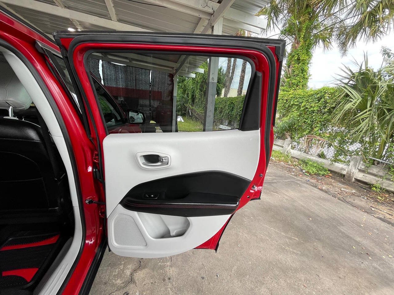 Used 2019 Jeep Compass Limited FWD image 14