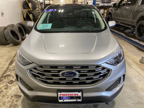 Used 2022 Ford Edge SEL w/ Convenience Package image 2