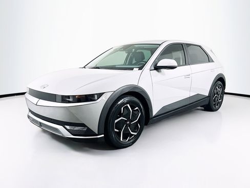 Used 2024 Hyundai Ioniq 5 SEL image 3