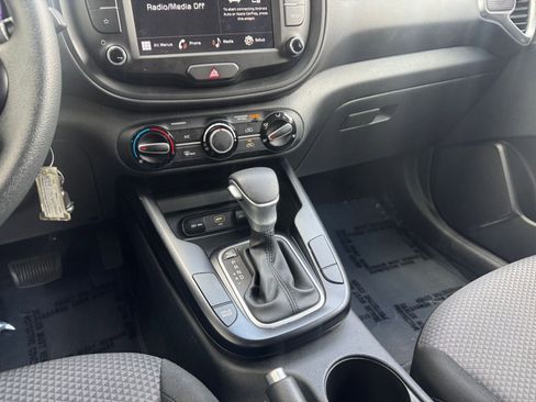 Used 2025 Kia Soul LX w/ LX Technology Package image 39