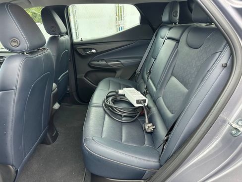 Used 2023 Chevrolet Bolt EUV LT w/ Convenience Package FWD image 10