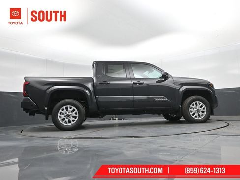 New 2026 Toyota Tacoma SR5 image 33