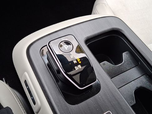Certified 2023 Nissan Ariya FWD image 15