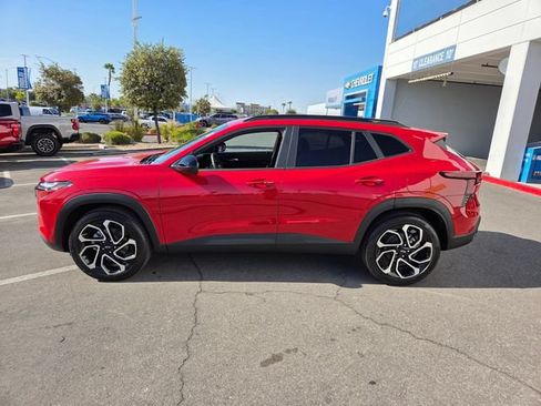 Certified 2026 Chevrolet Trax RS w/ Sunroof Package FWD image 3