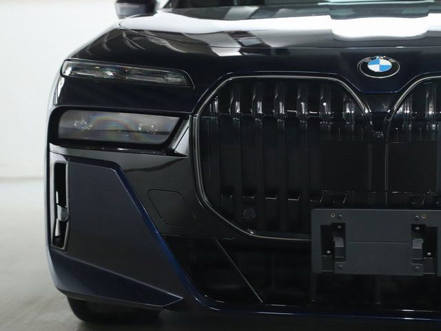 Used 2026 BMW 740i xDrive AWD/4WD image 6