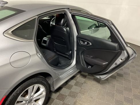 Used 2017 Chrysler 200 Limited Platinum image 34