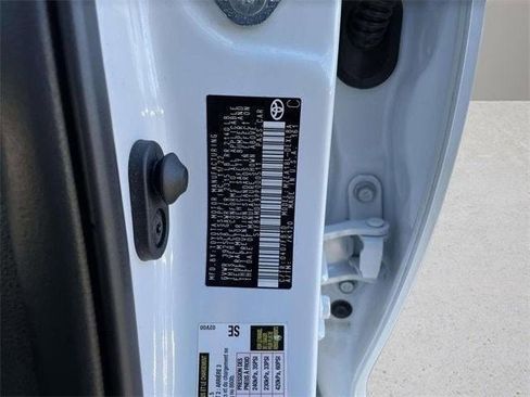 Used 2023 Toyota Corolla LE image 93