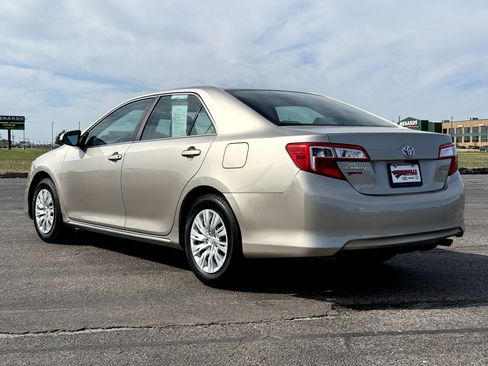 Used 2013 Toyota Camry LE FWD image 5