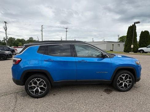 Used 2026 Jeep Compass Limited AWD/4WD image 6