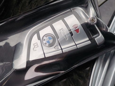 Used 2018 BMW 750i RWD image 35