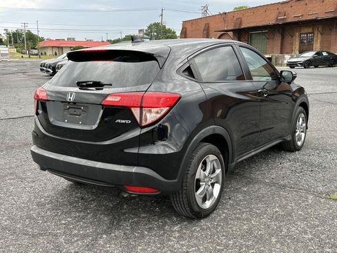 Used 2017 Honda HR-V EX image 8