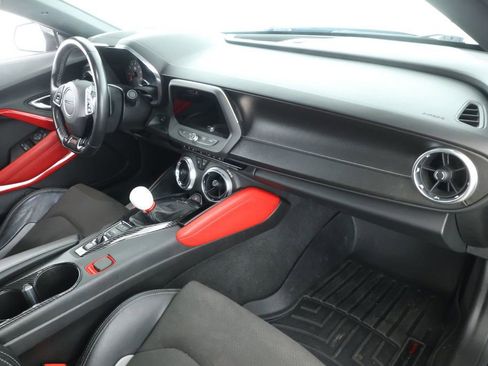 Used 2018 Chevrolet Camaro SS w/ LPO, Ground Effects Package image 22