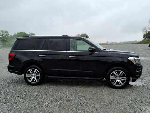 Used 2024 Ford Expedition Limited AWD/4WD image 4