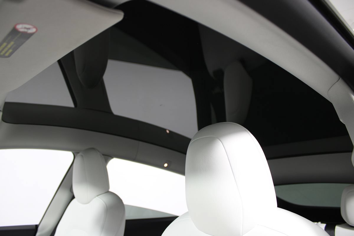 Used 2022 Tesla Model Y Performance AWD/4WD image 11