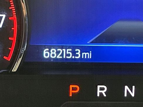 Used 2022 Ford Explorer XLT w/ Equipment Group 202A image 6