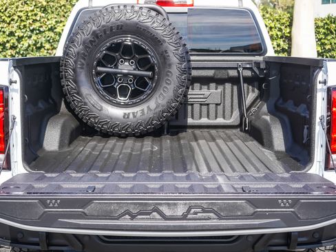Used 2024 Chevrolet Colorado ZR2 w/ ZR2 Bison Edition AWD/4WD image 25
