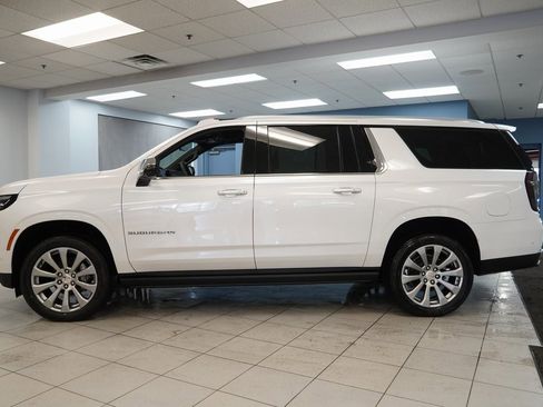 New 2025 Chevrolet Suburban Premier image 2
