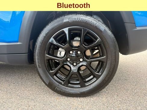 Used 2023 Jeep Compass Latitude w/ Convenience Group AWD/4WD image 9
