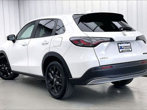 Certified 2025 Honda HR-V Sport image 11