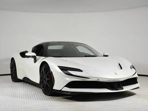 Used 2024 Ferrari SF90 Spider image 11