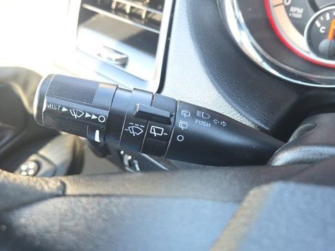 Used 2016 Dodge Grand Caravan SXT image 37