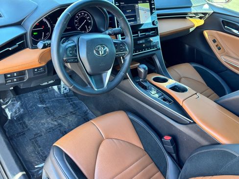 Used 2021 Toyota Avalon XSE image 19