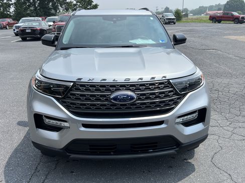 Used 2023 Ford Explorer XLT w/ Equipment Group 202A AWD/4WD image 5