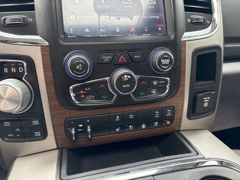 Used 2018 RAM 1500 Laramie w/ Convenience Group AWD/4WD image 37