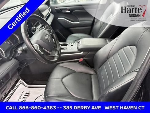 Used 2024 Toyota Highlander XLE AWD/4WD image 11