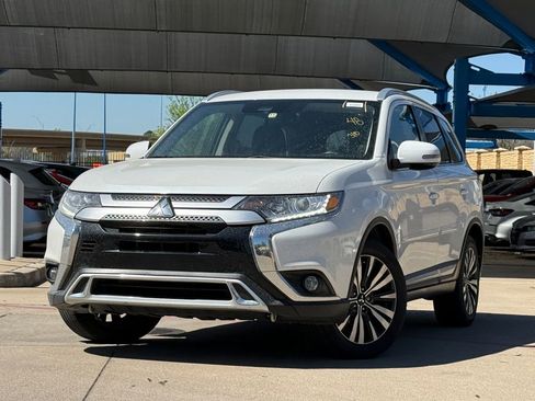 Used 2020 Mitsubishi Outlander FWD image 1
