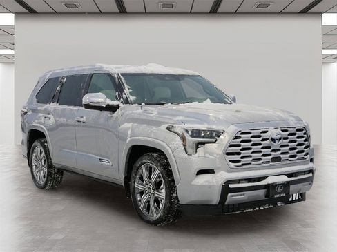 Used 2023 Toyota Sequoia Capstone image 1