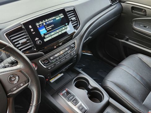 Used 2022 Honda Pilot TrailSport image 35