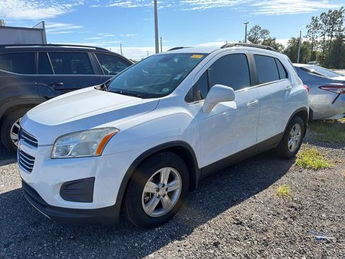 Used 2016 Chevrolet Trax LT w/ LT Convenience Package FWD image 9