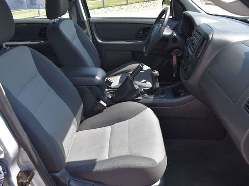 Used 2006 Ford Escape XLS FWD image 13