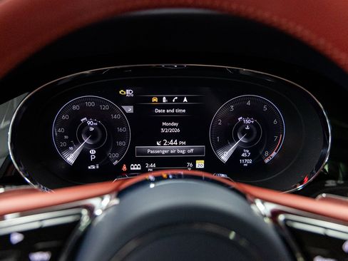 Used 2022 Bentley Bentayga image 29