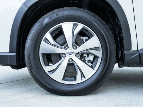 Used 2024 Subaru Ascent Premium w/ Convenience Package image 28