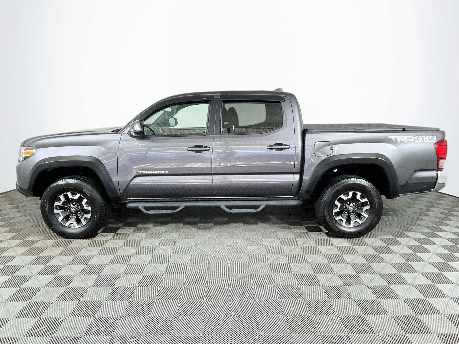 Used 2016 Toyota Tacoma TRD Off-Road w/ Towing Package AWD/4WD image 4