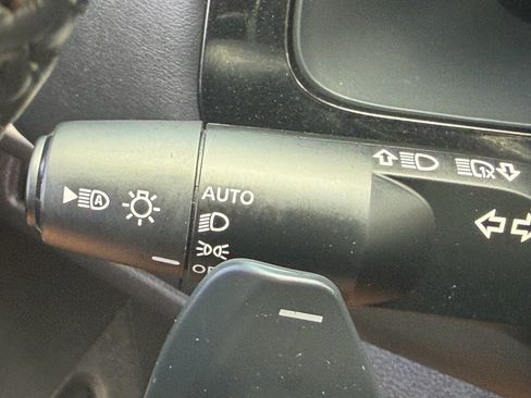 Used 2025 Nissan Pathfinder Platinum w/ Cargo Package FWD image 33